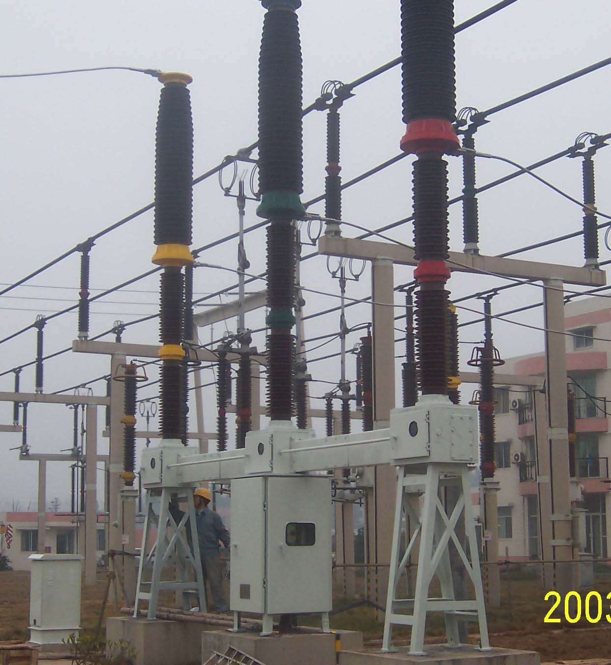 LW25A-252/T4000-50 SF6瓷柱式断路器-凯发一触即发