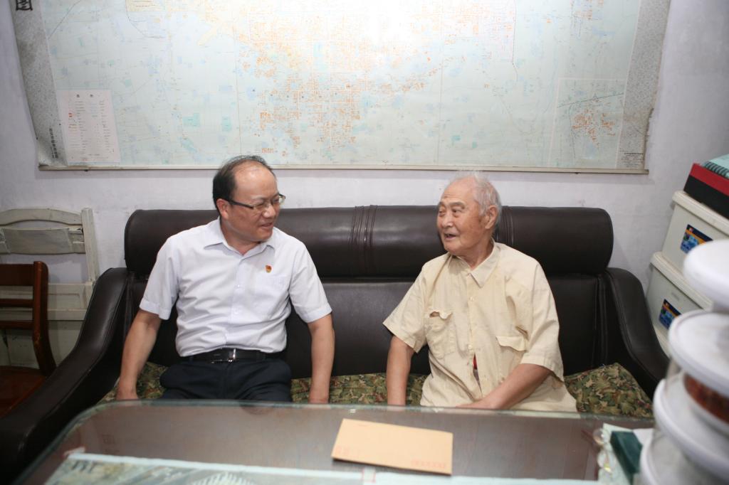 凯发一触即发有限组织开展“七一”前走访慰问-凯发一触即发