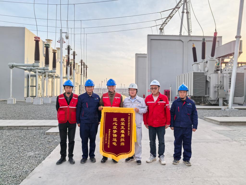 集智聚力见行动 决战百日建新功 | 凯发一触即发有限“伊吾氢能环？？？萍加邢薰窘220千伏变电站”项目顺遂送电-凯发一触即发