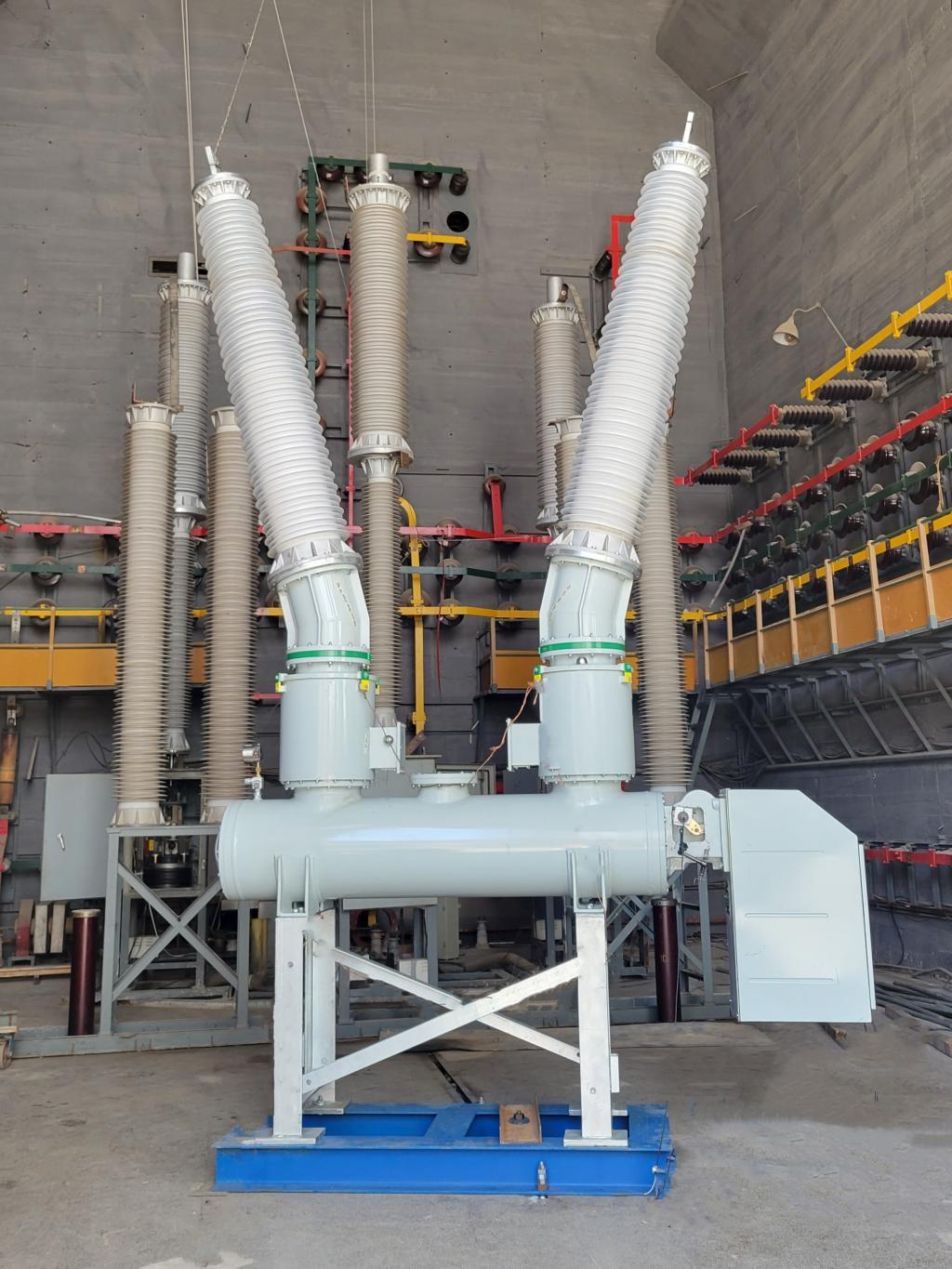 主题教育·建新功 | 科技登高——凯发一触即发有限252kV分相罐式断路器研制乐成-凯发一触即发