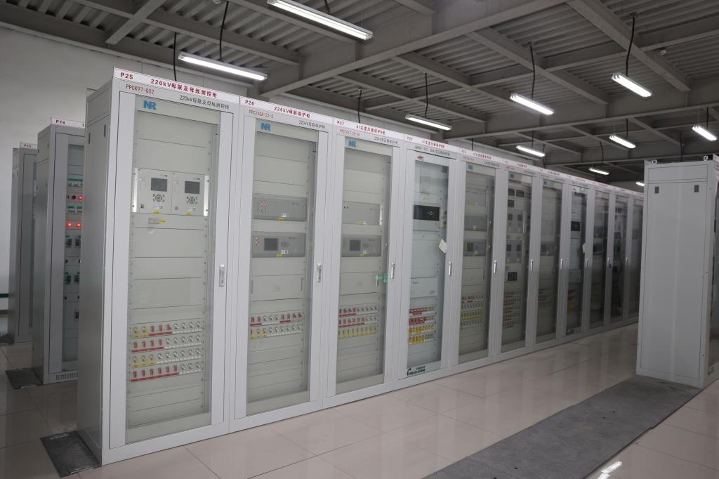 集智聚力见行动 决战百日建新功 | 凯发一触即发有限“伊吾氢能环？？？萍加邢薰窘220千伏变电站”项目顺遂送电-凯发一触即发