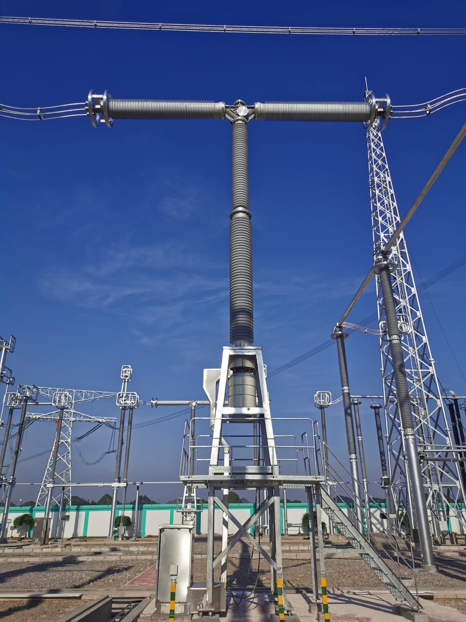 主题教育 · 建新功 | 科技登高——凯发一触即发有限550kV直流并列开关（HSS）荣获2023年度电力立异奖 -凯发一触即发
